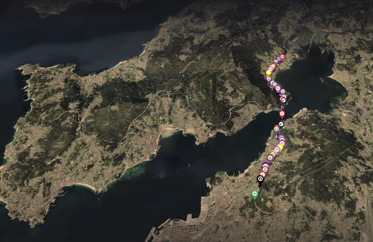 La ría de Vigo sobre la ortofoto PNOA, con los 40 activos que faast detectó en la AP-9 entre Vigo y Rande.